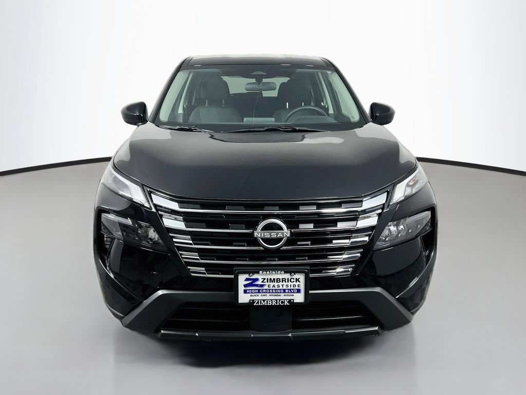 Used 2025 Nissan Rogue SV AWD/4WD image 2