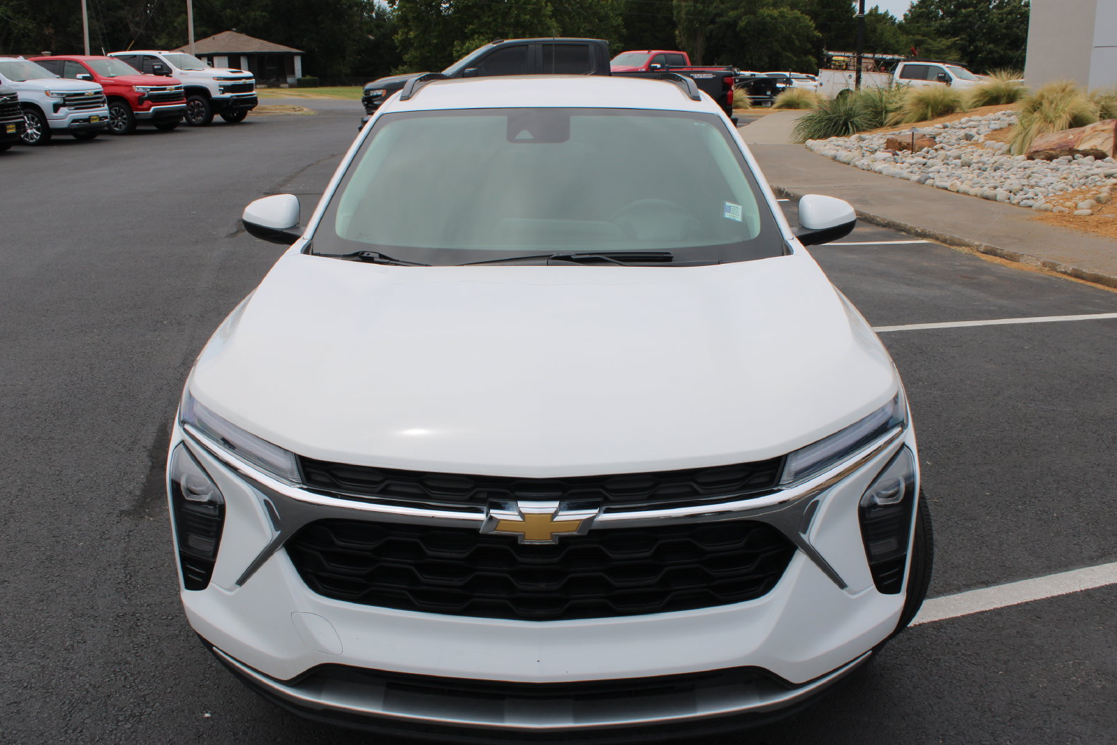 Used 2024 Chevrolet Trax LT w/ Driver Confidence Package FWD image 3