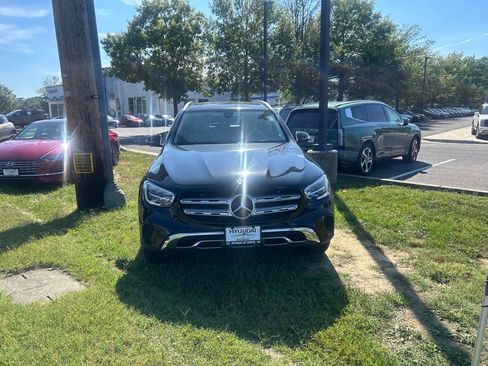 Used 2021 Mercedes-Benz GLC 300 4MATIC image 2