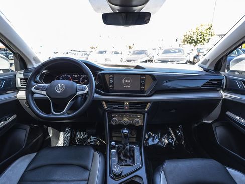 Used 2022 Volkswagen Taos SEL w/ Panoramic Sunroof Package AWD/4WD image 21