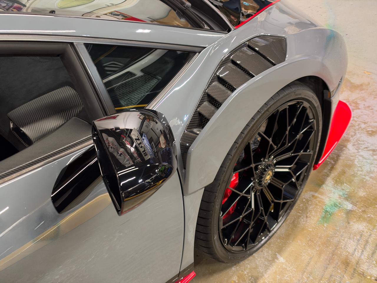 Used 2022 Lamborghini Huracan STO RWD image 17