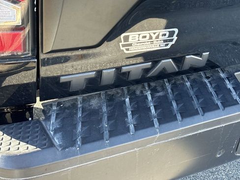 Used 2024 Nissan Titan PRO-4X w/ Pro-4x Convenience Package image 35