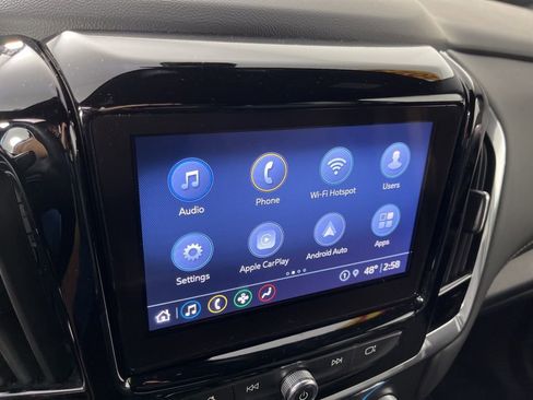 Used 2023 Chevrolet Traverse LT image 32