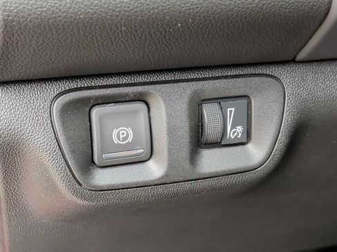 Used 2021 GMC Acadia SLT w/ Premium Package AWD/4WD image 14