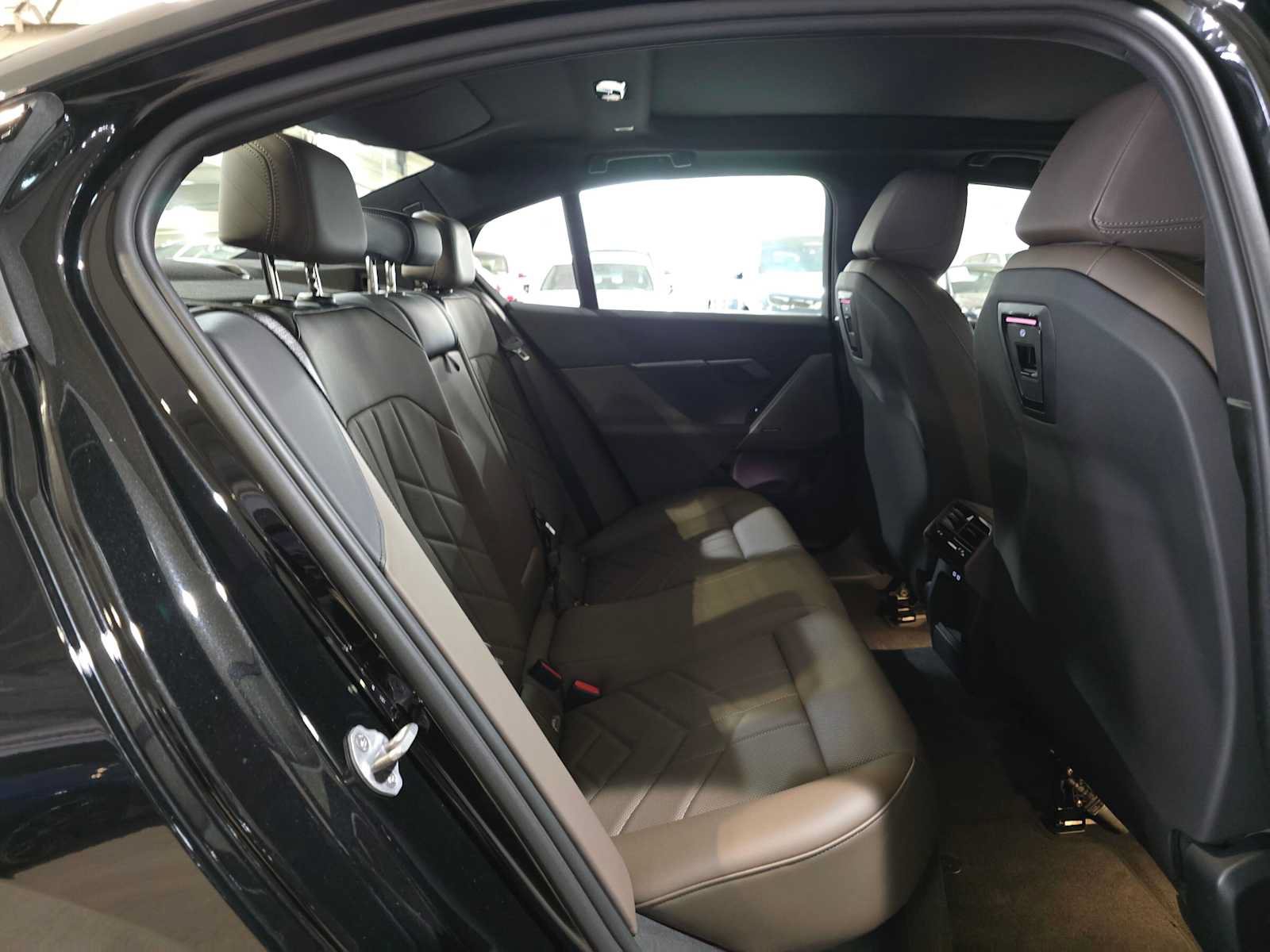 Used 2026 BMW 540i xDrive AWD/4WD image 12