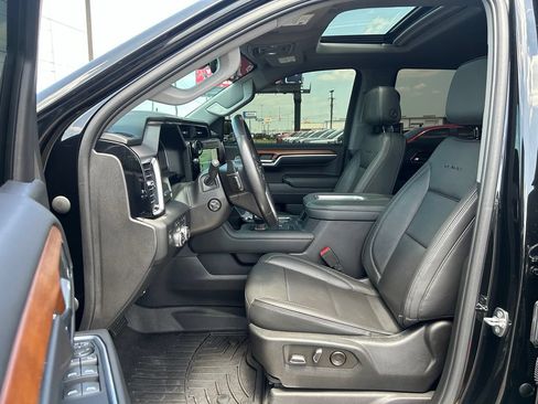 Used 2022 GMC Sierra 1500 Denali w/ Technology Package AWD/4WD image 11