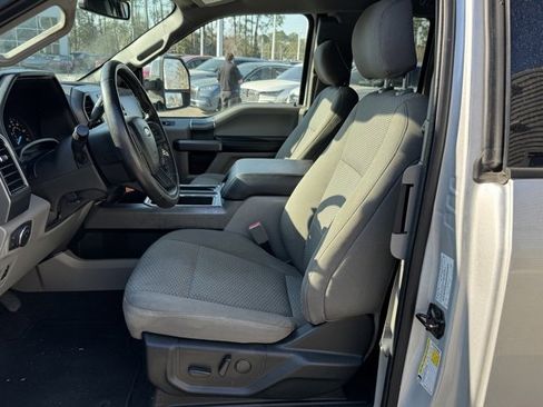 Used 2019 Ford F150 XLT w/ Equipment Group 302A Luxury image 9