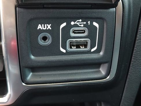 Used 2023 Jeep Gladiator Mojave w/ Cold Weather Group AWD/4WD image 18