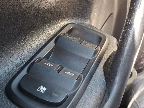 Used 2013 Ford Fiesta SE image 22