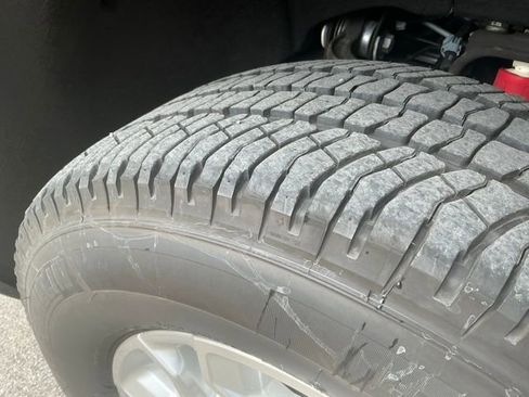 Used 2024 Chevrolet Silverado 2500 LT w/ Convenience Package image 14