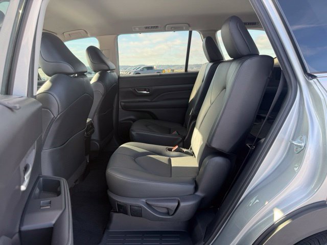 Certified 2024 Toyota Grand Highlander AWD image 16