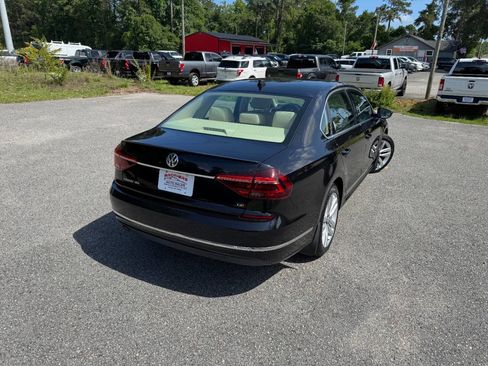 Used 2017 Volkswagen Passat 1.8T SEL Premium FWD image 6