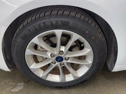 Used 2019 Ford Fusion SE FWD image 30