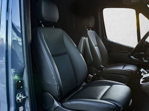 Used 2024 Mercedes-Benz Sprinter 2500 image 21