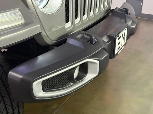 Used 2021 Jeep Wrangler Unlimited Sahara w/ Cold Weather Group AWD/4WD image 28