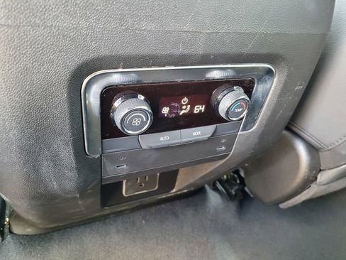 Used 2025 Chevrolet Tahoe LT AWD/4WD image 11