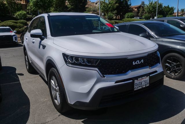 Certified 2023 Kia Sorento LX FWD image 2