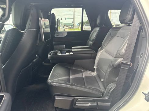 Used 2023 Lincoln Navigator Reserve AWD/4WD image 17