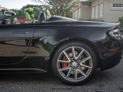 Used 2015 Aston Martin V8 Vantage GT RWD image 5