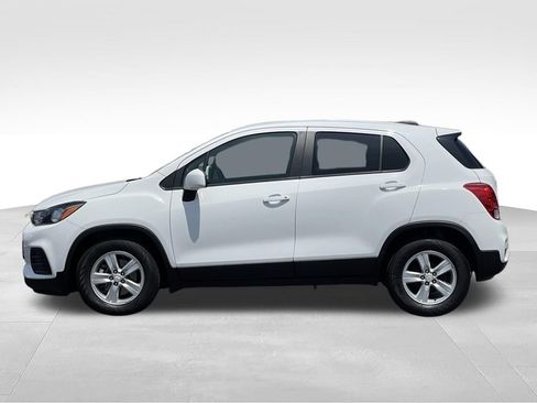Used 2022 Chevrolet Trax LS w/ Tint and Cruise Package FWD image 8