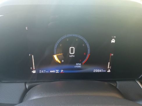 Used 2025 Chevrolet TrailBlazer LT AWD/4WD image 2