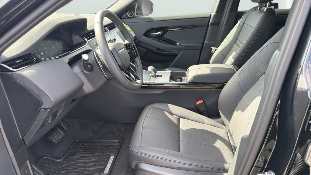 New 2026 Land Rover Range Rover Evoque S AWD/4WD image 17