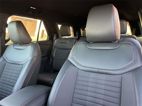 New 2026 Ford Explorer ST-Line w/ ST-Line Street Pack image 26