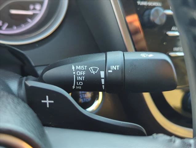 Used 2018 Toyota Camry SE w/ Convenience Package FWD image 16