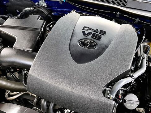 Used 2022 Toyota Tacoma TRD Off-Road image 28