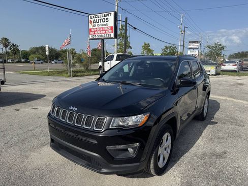 Used 2018 Jeep Compass Latitude w/ Safe & Security Group FWD image 1