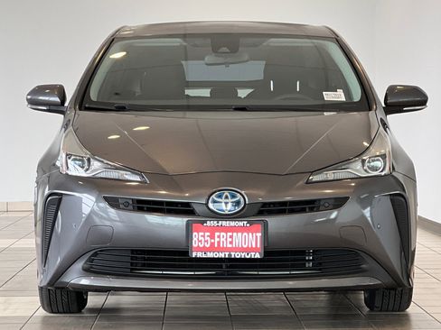 Used 2022 Toyota Prius LE image 9