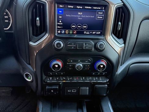 Used 2022 Chevrolet Silverado 3500 High Country image 14