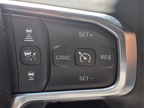 Used 2026 RAM 2500 Laramie AWD/4WD image 18