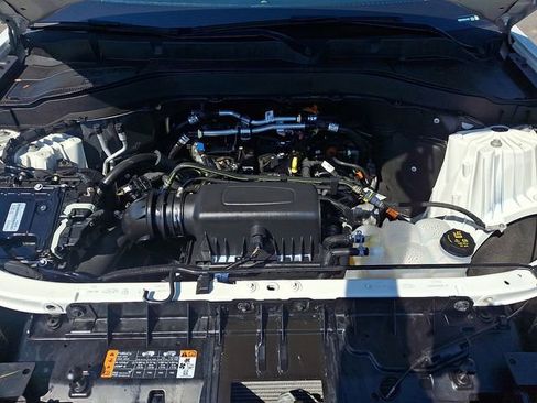 Used 2024 Ford Explorer XLT w/ Equipment Group 202A AWD/4WD image 33