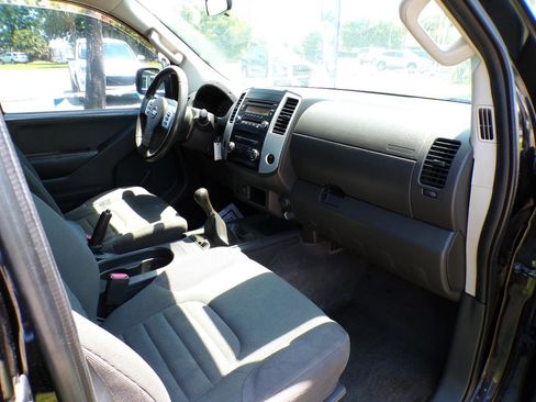 Used 2015 Nissan Frontier S w/ S Preferred Package RWD image 16