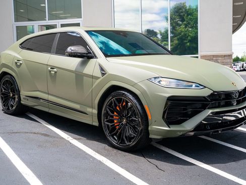 Used 2025 Lamborghini Urus SE AWD/4WD image 8