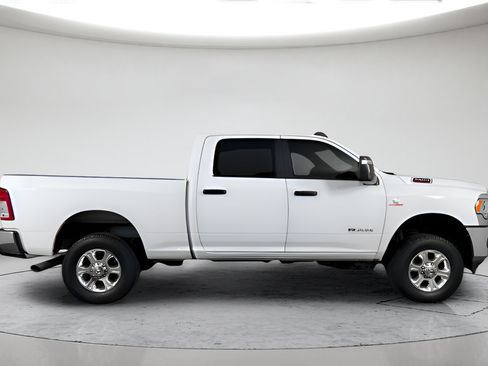 Used 2024 RAM 2500 Big Horn AWD/4WD image 2
