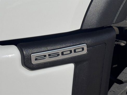 Used 2024 GMC Sierra 2500 AT4 w/ AT4 Premium Plus Package image 10