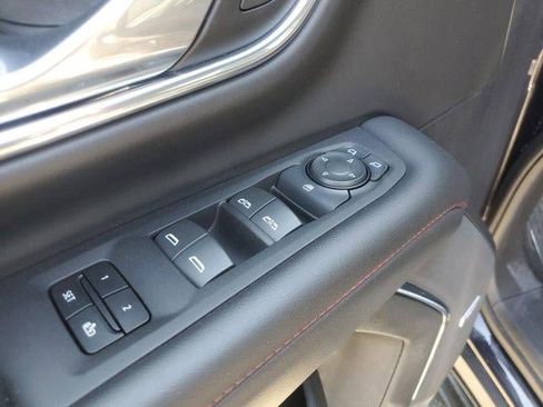 Used 2024 Chevrolet Suburban RST image 18