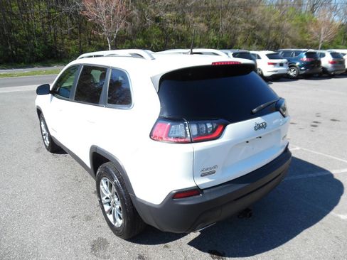 Used 2019 Jeep Cherokee Latitude Plus w/ Cold Weather Group image 3