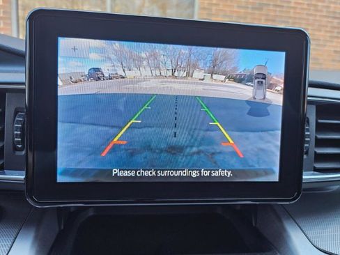 Used 2022 Ford Explorer XLT w/ Equipment Group 202A image 37