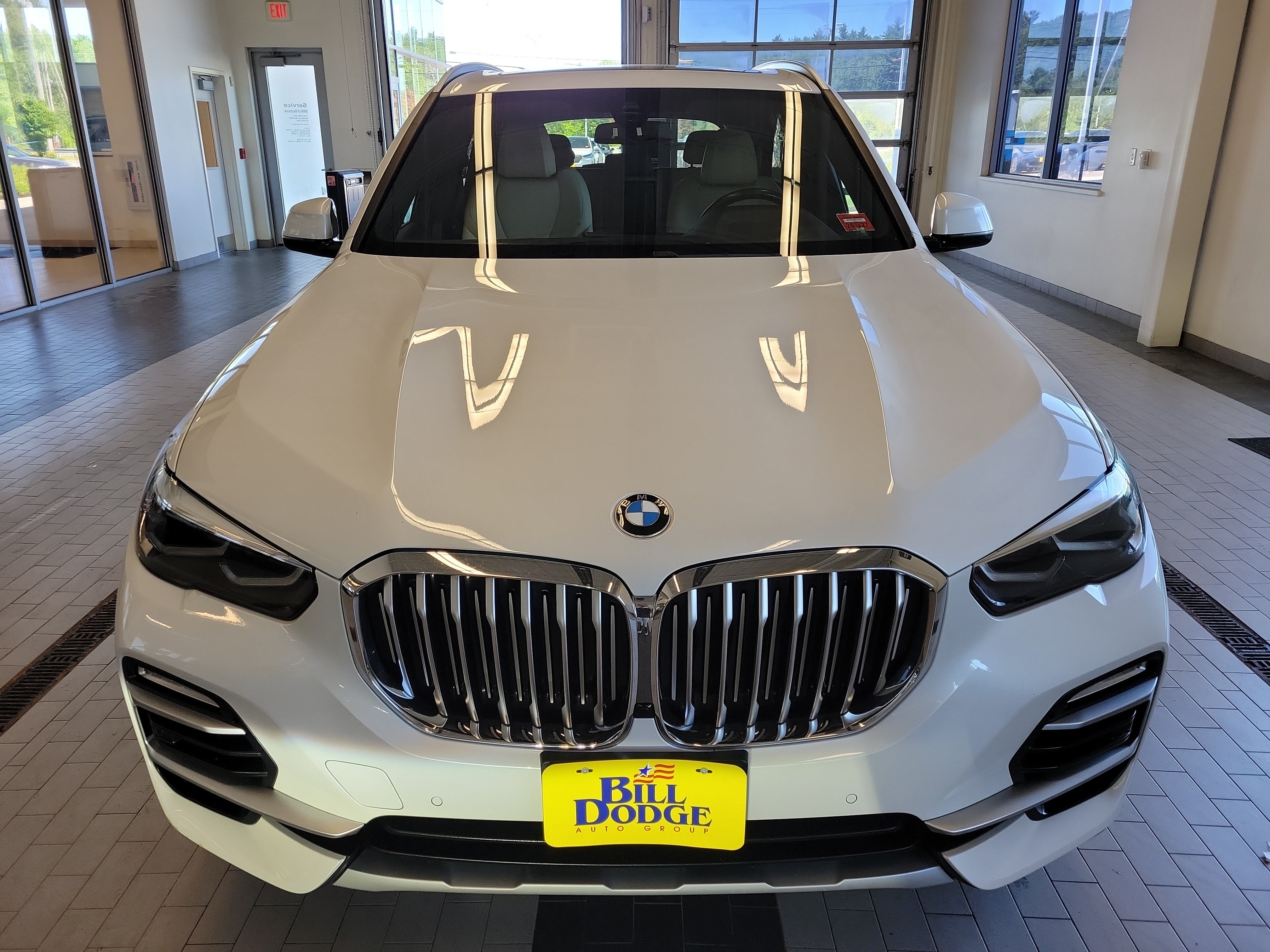 Used 2021 BMW X5 xDrive40i w/ Convenience Package AWD/4WD image 2