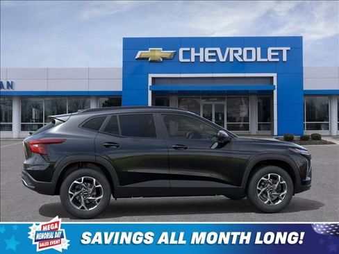 New 2026 Chevrolet Trax LT w/ Driver Confidence Package FWD image 5
