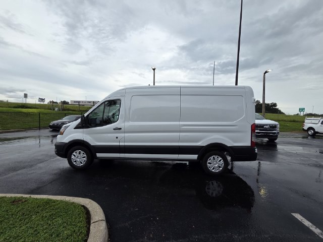 Used 2023 Ford E-Transit Medium Roof RWD image 8