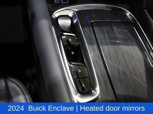 Used 2024 Buick Enclave Premium image 25