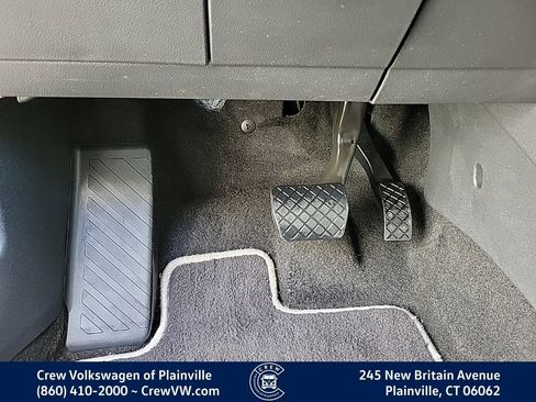 Certified 2023 Volkswagen Taos SEL image 40