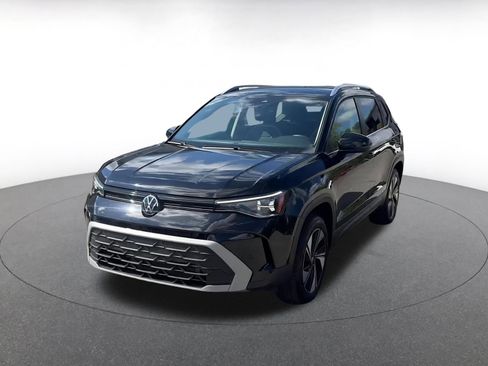 Used 2025 Volkswagen Taos SE image 4