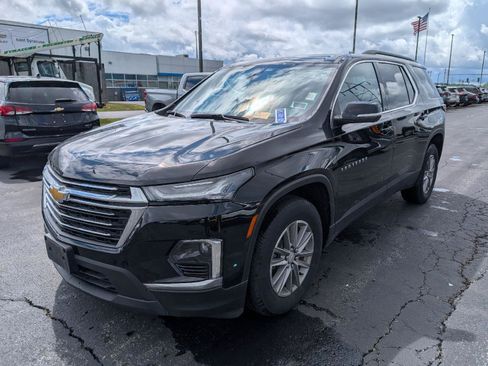 Used 2023 Chevrolet Traverse LT w/ Rear Camera Mirror Package AWD/4WD image 4
