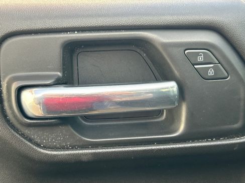 Used 2020 Chevrolet Silverado 1500 LT image 8