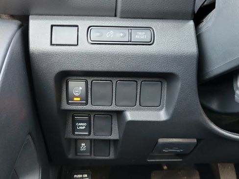 Used 2025 Nissan Frontier SV RWD image 14